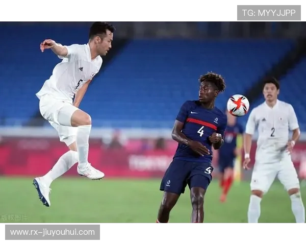 基于宫磊深度解读的足球赛事前瞻趋势与胜负关键因素全面分析研判